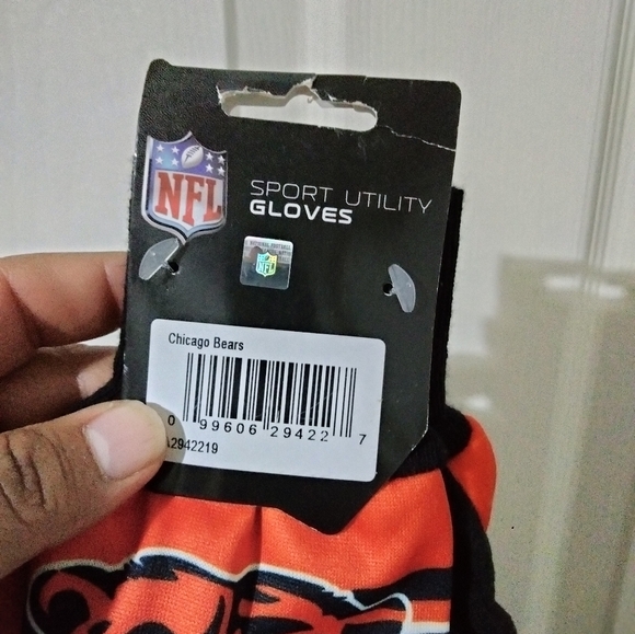 NFL Chicago Bears Orange and Black Gloves - Picture 2 of 4